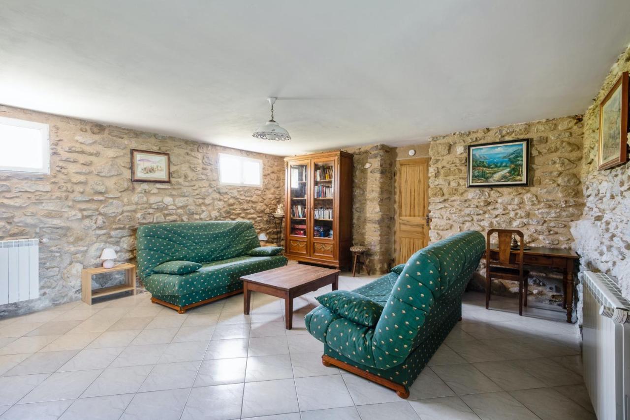 Villa Charmante A La Tour-D'Aigues Avec Piscine Privee Exterior foto