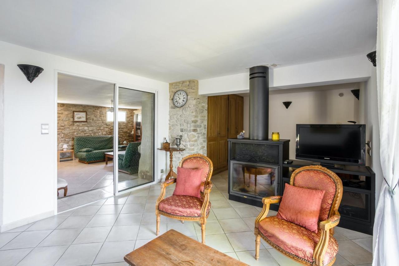 Villa Charmante A La Tour-D'Aigues Avec Piscine Privee Exterior foto