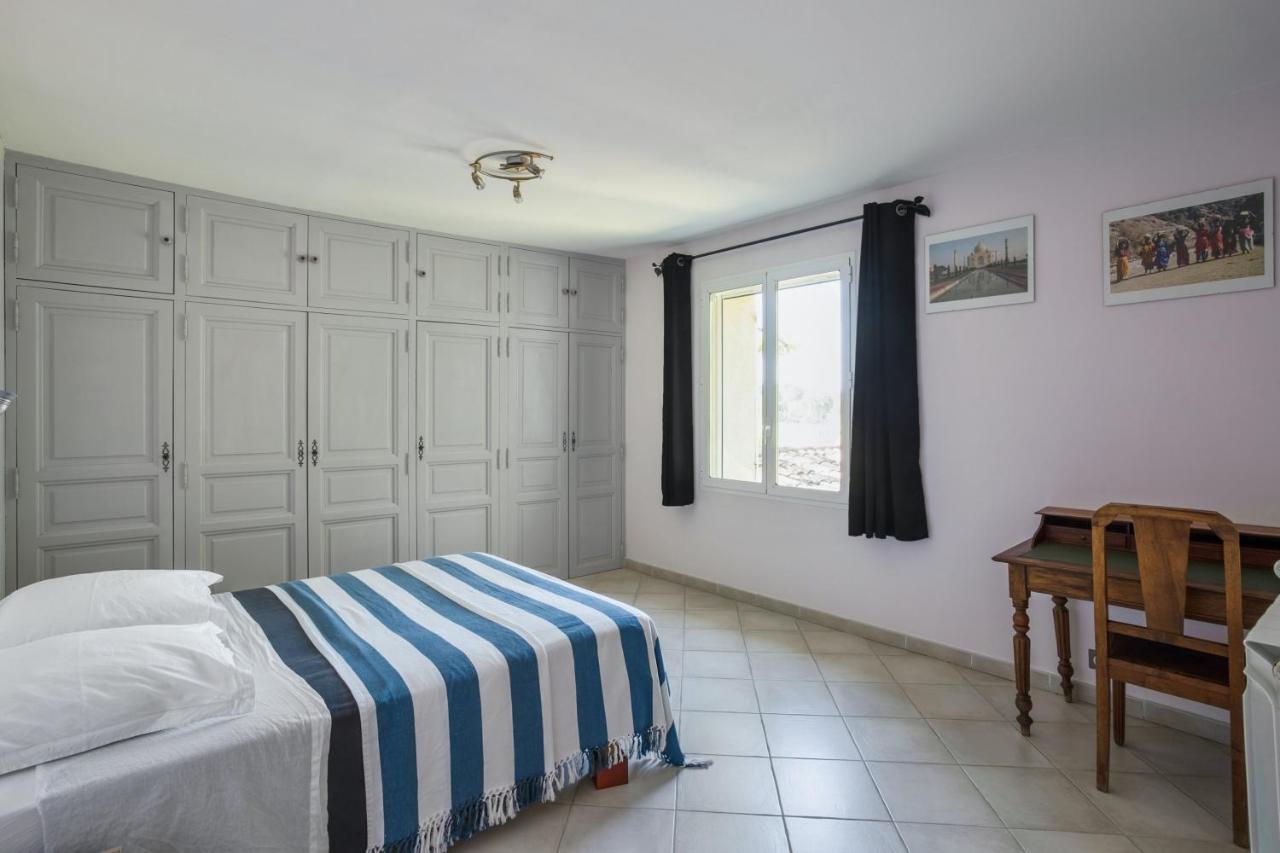 Villa Charmante A La Tour-D'Aigues Avec Piscine Privee Exterior foto